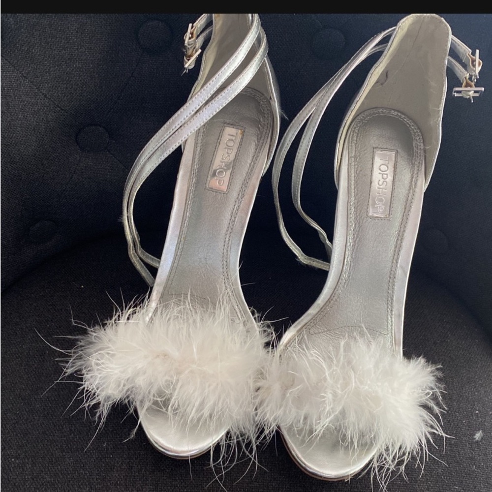OPEN TOE SHOES BEAUTIFUL GOLD N SILVER PAIR wore once